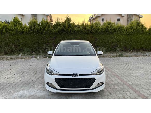 Sahibinden Hyundai i20 1.4 CRDi Style 2017 Model  96.000 km Beyaz