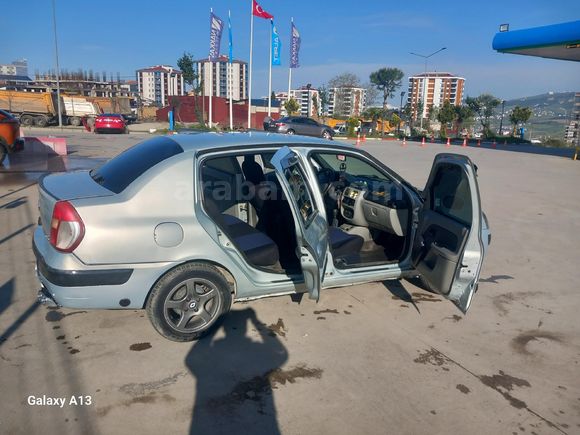Sahibinden Renault Clio 1.4 Authentique 2005 Model
