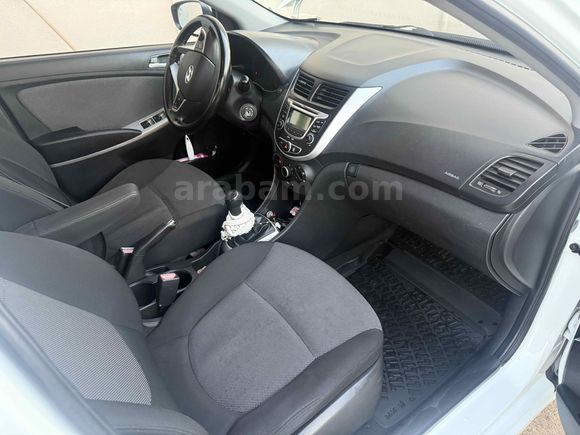 Sahibinden Hyundai Accent Blue 1.6 CRDI Mode 2012 Model