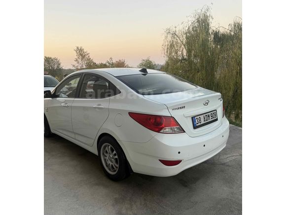 Sahibinden Hyundai Accent Blue 1.6 CRDI Mode 2012 Model