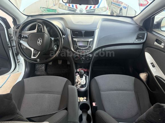 Sahibinden Hyundai Accent Blue 1.6 CRDI Mode 2012 Model