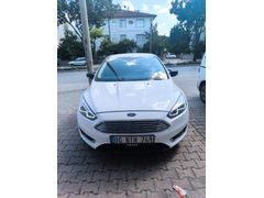Sahibinden Ford Focus 1.6 TDCi Titanium 2015 Model  226.000 km Beyaz