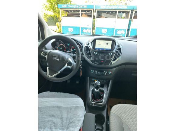 Sahibinden Ford Tourneo Courier 1.5 TDCi Titanium Plus 2021 Model