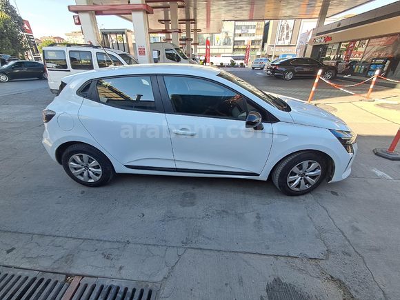 MEMURDAN YENİ BAKIMLI Renault Clio 1.0 TCe Equilibre 2024 Model