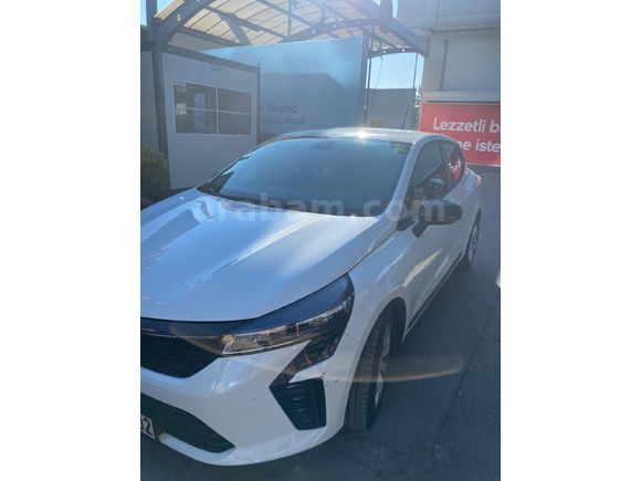 MEMURDAN YENİ BAKIMLI Renault Clio 1.0 TCe Equilibre 2024 Model