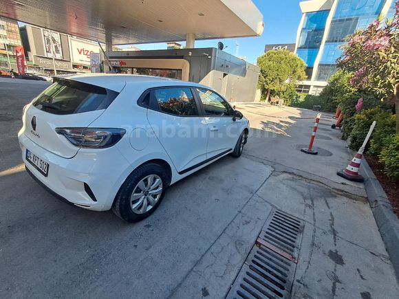 MEMURDAN YENİ BAKIMLI Renault Clio 1.0 TCe Equilibre 2024 Model
