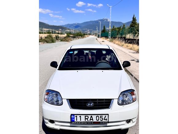 Sahibinden Hyundai Accent 1.3 Admire 2005 Model  324.000 km Beyaz