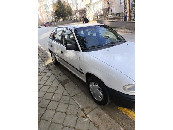 Sahibinden OpellAstra 1.4 GL 1993 Model 65 binde emsalsiz