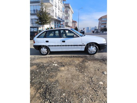 Sahibinden OpellAstra 1.4 GL 1993 Model 65 binde emsalsiz