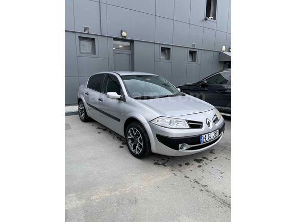Sahibinden Renault Megane 1.5 dCi Authentique 2009 Model İstanbul 213.560 km Gri (Gümüş)