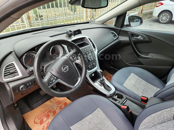 Memurdan Temiz  Opel Astra 1.4 T Enjoy Active 2014 Model