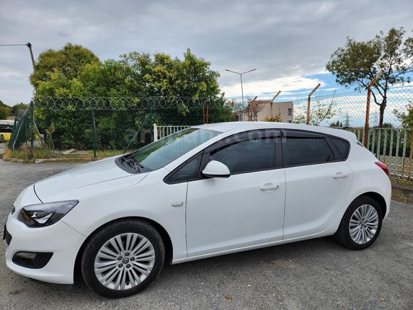 Memurdan Temiz  Opel Astra 1.4 T Enjoy Active 2014 Model