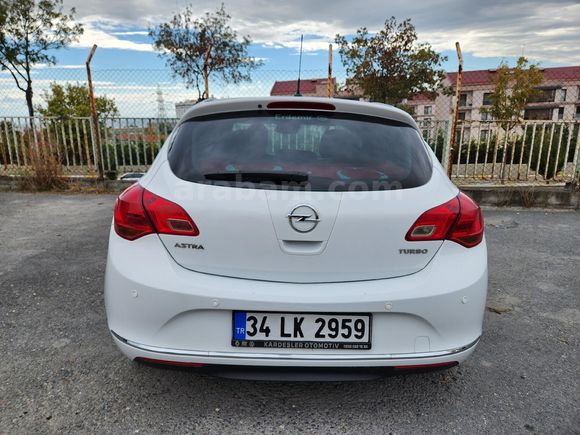 Memurdan Temiz  Opel Astra 1.4 T Enjoy Active 2014 Model