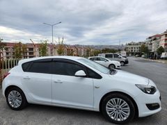 Memurdan Temiz  Opel Astra 1.4 T Enjoy Active 2014 Model