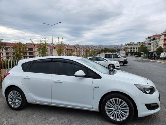 Memurdan Temiz  Opel Astra 1.4 T Enjoy Active 2014 Model