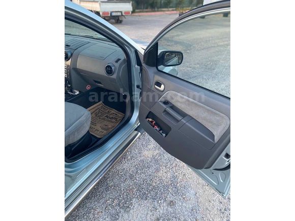 Sahibinden Ford Fusion 1.6 Lux 2004 Model 
