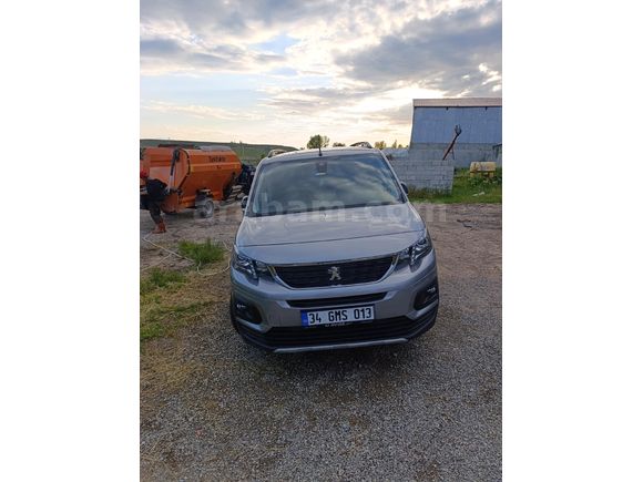 Sahibinden Peugeot Rifter 1.5 BlueHDI Allure 2023 Model  41.6000 km Gri (Gümüş)