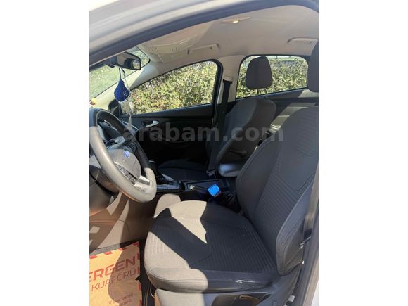 Sahibinden tam otomatik  Ford Focus 1.5 TDCi Titanium 2016 Model 