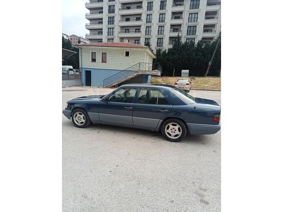 4ncü Sahibinden Mercedes - Benz E 200 W 124 Değişensiz -8 tuş klimalı  Ankara