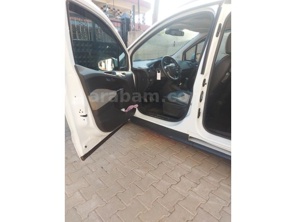 Sahibinden Ford Tourneo Courier 1.6 TDCi Titanium Plus 2015 Model