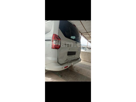 Sahibinden Ford Tourneo Courier 1.6 TDCi Titanium Plus 2015 Model