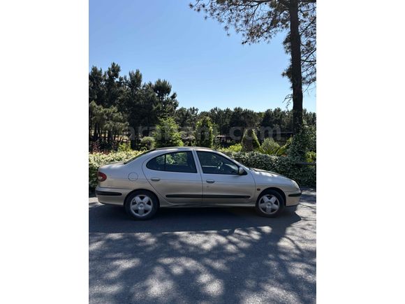 Sahibinden Renault Megane 1.6 RXi 2002 Model  136.074 km Bej