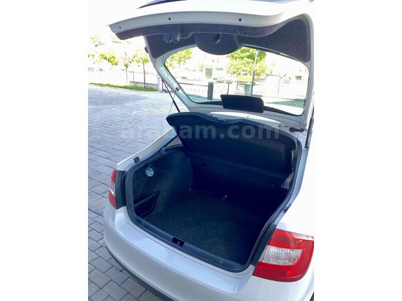 Sahibinden Skoda Rapid 1.6 CR TDI Elegance 2015 Model 