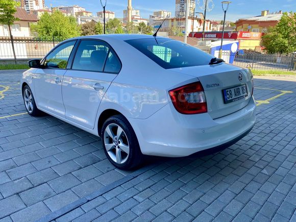Sahibinden Skoda Rapid 1.6 CR TDI Elegance 2015 Model 