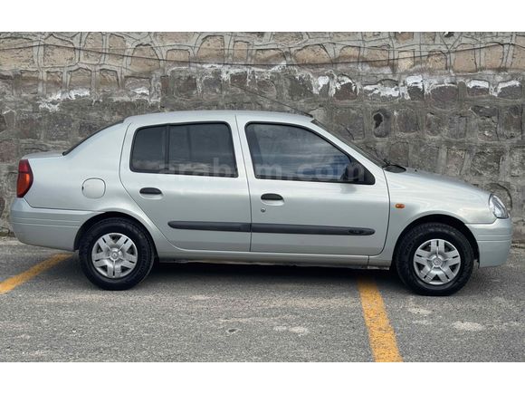 ATEŞHARMAN AUTO’DAN DEĞİŞENSİZ 2000 MODEL CLİO KLİMALI