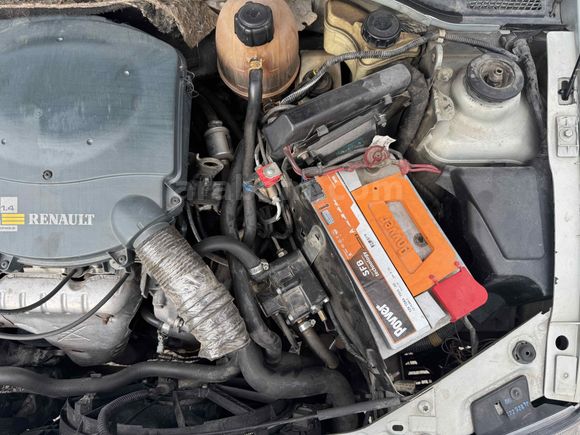 ATEŞHARMAN AUTO’DAN DEĞİŞENSİZ 2000 MODEL CLİO KLİMALI