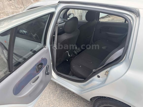 ATEŞHARMAN AUTO’DAN DEĞİŞENSİZ 2000 MODEL CLİO KLİMALI