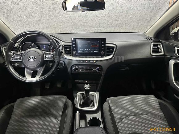 HATASIZ BOYASIZ 2020 MODEL KİA CEED 1.0 TURBO COOL TEKNA