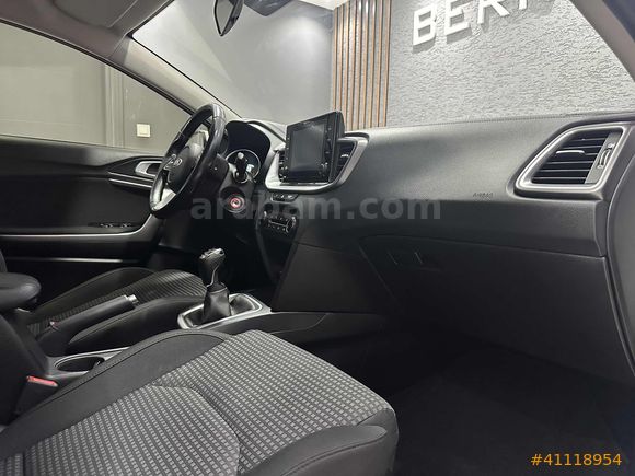 HATASIZ BOYASIZ 2020 MODEL KİA CEED 1.0 TURBO COOL TEKNA