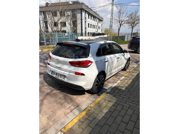 Sahibinden Hyundai i30 1.6 CRDi Elite Plus 2017 Model 