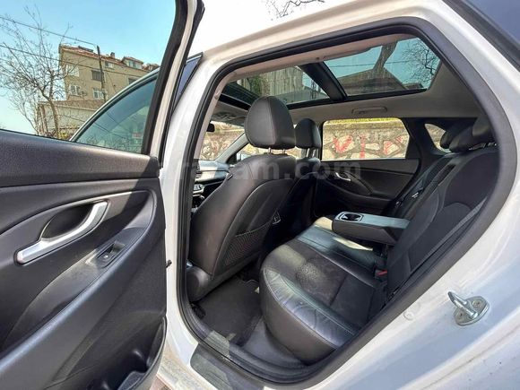 Sahibinden Hyundai i30 1.6 CRDi Elite Plus 2017 Model 