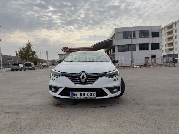 Sahibinden Renault Megane 1.5 dCi Icon 2020 Model  150.000 km Beyaz