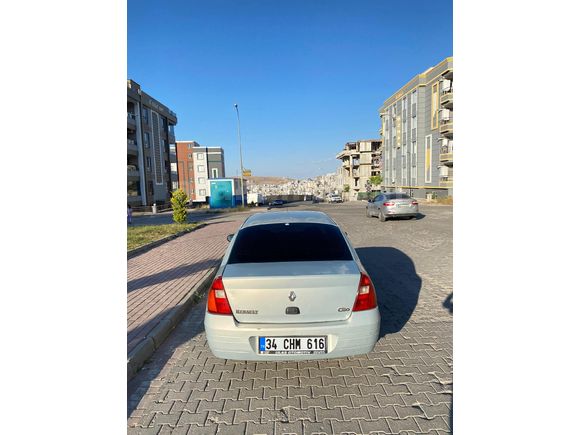 Sahibinden Renault Clio 1.4 RN 2001 Model