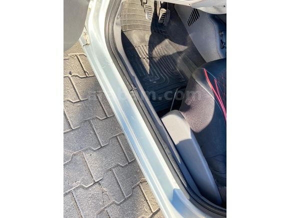 Sahibinden Renault Clio 1.4 RN 2001 Model