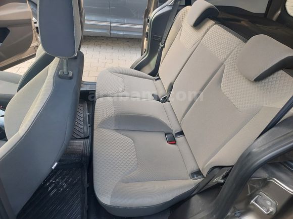 OTOMOBİL RUHSATLI HATASIZ DÜŞÜK KİLOMETRELİ 