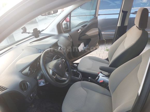 OTOMOBİL RUHSATLI HATASIZ DÜŞÜK KİLOMETRELİ 