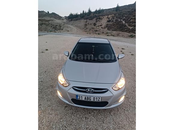 Sahibinden Hyundai Accent Blue 1.6 CRDI Mode Plus 2015 Model  148.000 km Gri