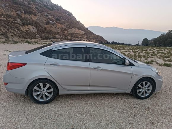 Sahibinden Hyundai Accent Blue 1.6 CRDI Mode Plus 2015 Model  148.000 km Gri