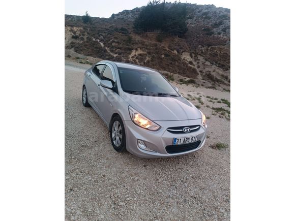 Sahibinden Hyundai Accent Blue 1.6 CRDI Mode Plus 2015 Model  148.000 km Gri