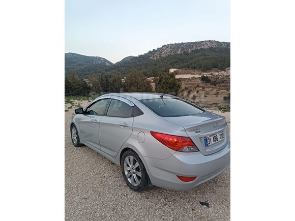 Sahibinden Hyundai Accent Blue 1.6 CRDI Mode Plus 2015 Model  148.000 km Gri