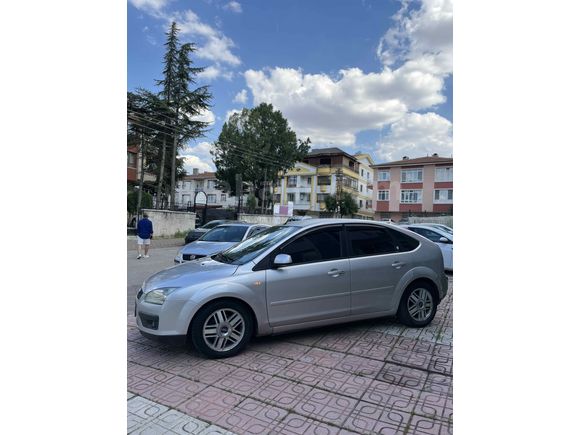 Sahibinden Ford Focus 1.6 Ghia 2006 Model 