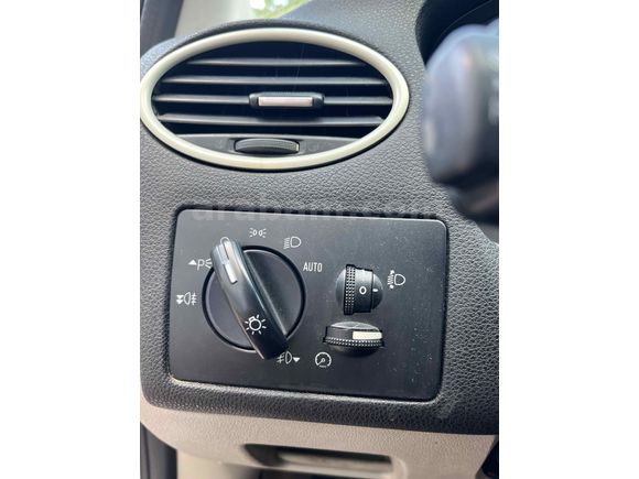 Sahibinden Ford Focus 1.6 Ghia 2006 Model 