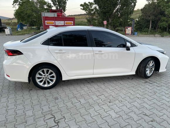 Boyasız Toyota Corolla 1.5 Dream 2021 Model 