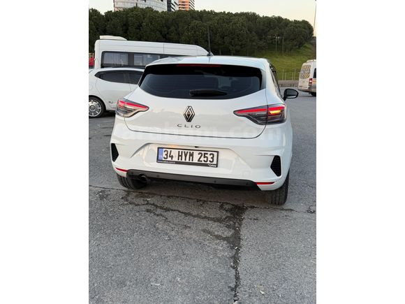 Sahibinden Renault Clio 1.0 TCe Equilibre 2023 Model