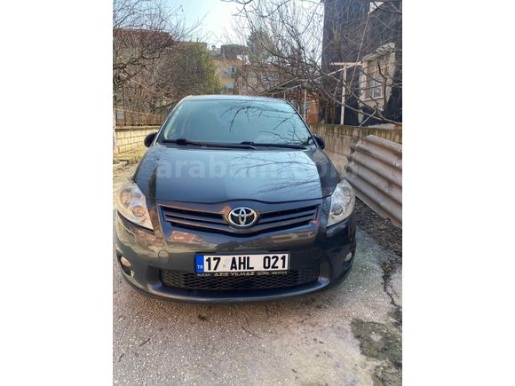 Sahibinden Toyota Auris 1.4 D-4D Comfort Extra 2011 Model 