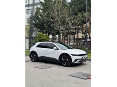 Makyajlı kasa, cam tavan, 63kw Pil (uzun menzil), Tertemiz